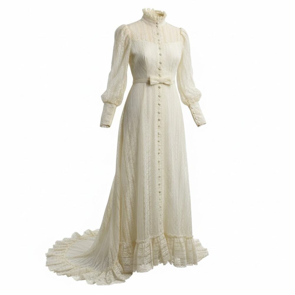 Vintage 1970s Ivory Lace Wedding Gown Prairie Boho  Style Long Sleeve and Veil